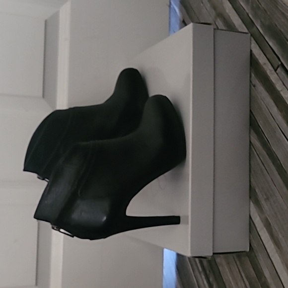 Shoes - Picture 3 of 3